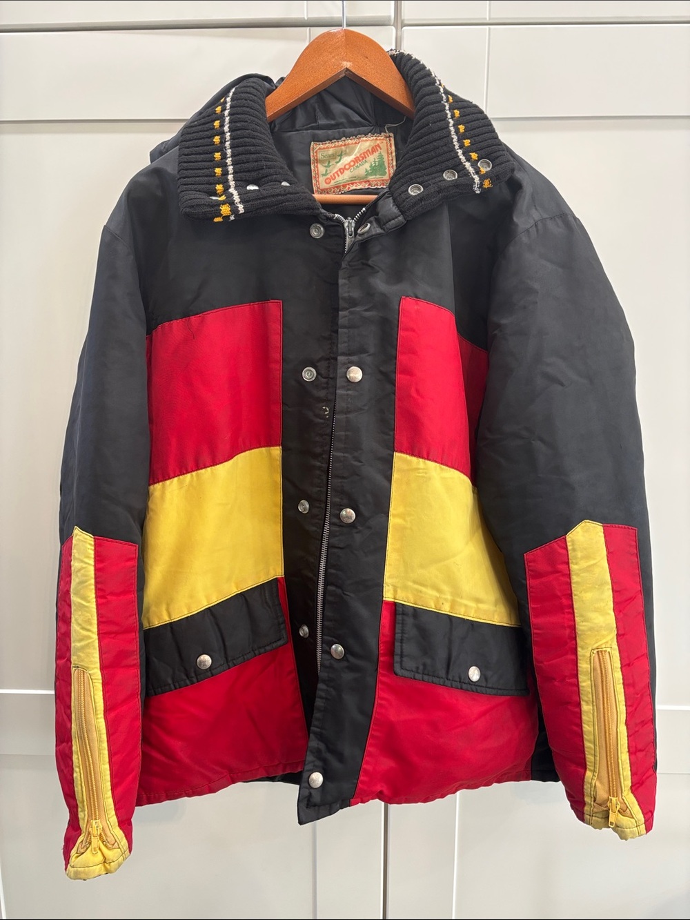 Vintage Sears Outdoorsman Canada Men’s Jacket in Black, Red & Yellow